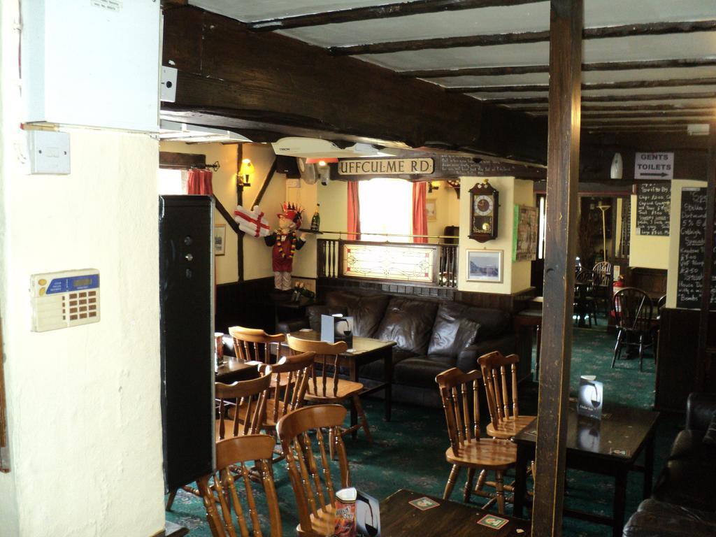 Ostler Inn Uffculme 外观 照片