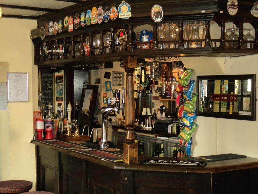 Ostler Inn Uffculme 外观 照片