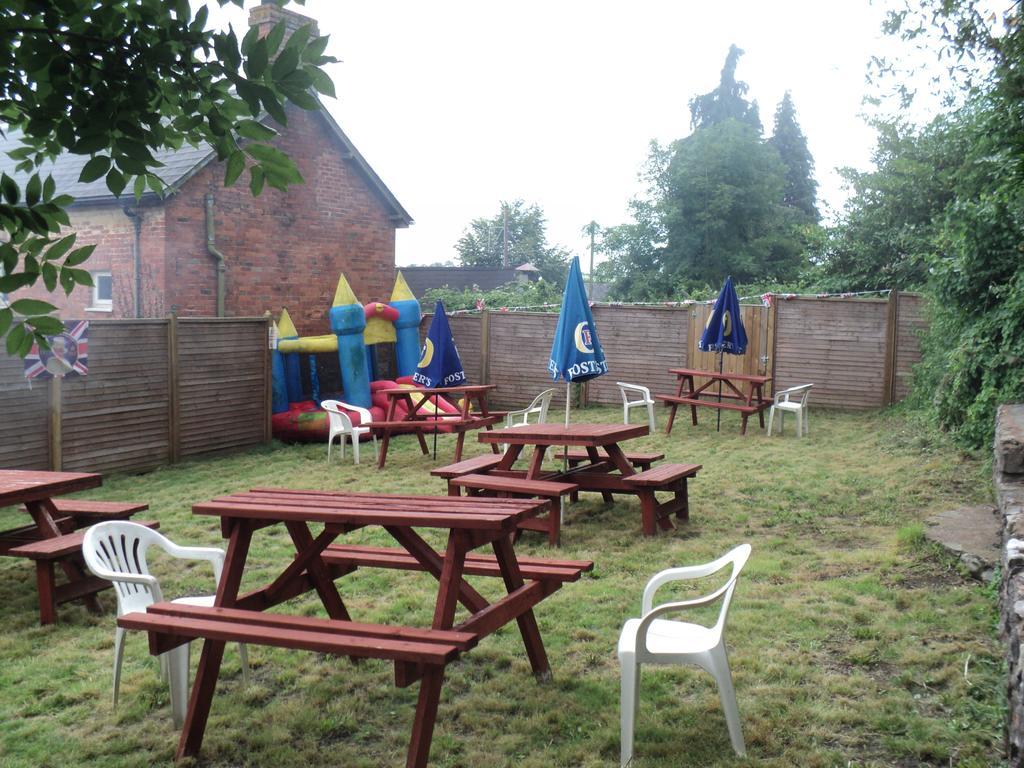 Ostler Inn Uffculme 外观 照片